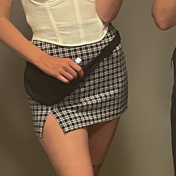 H&M short plaid skirt - Picture 4 of 4